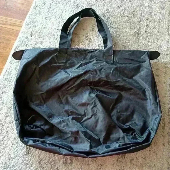 Disneyland Resort Large 100% Polyester Mickey Mouse Tote - Picture 3 of 13